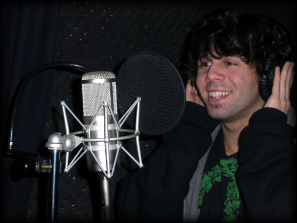 Steve Schillaci testing out our new Beez Neez mic